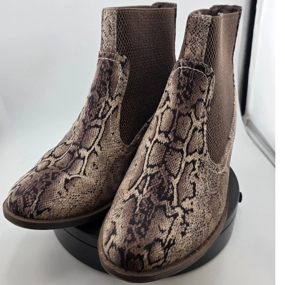 Boutique by Corkys Womens Brown Snakeskin Print Ankle Boots‎ Size 8 Block Heel
